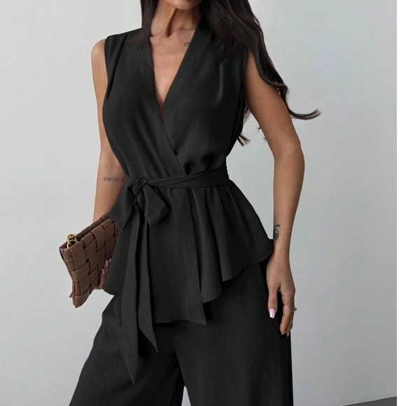 Classic Surplice Sleeveless Belted Blouse Wide leg Pants - Picture 3 of 8